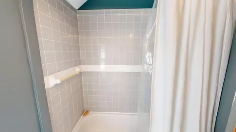 Bath - 420 9th St SW, Willmar, MN 56201 photo 3 of 3