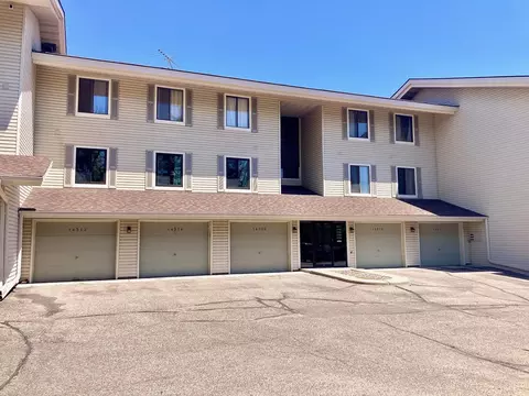 14314 Fairway Dr, Eden Prairie, MN 55344