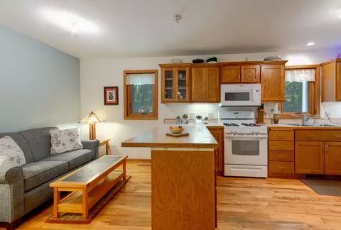 Kitchen - 2989 140th St E, Dundas, MN 55019 photo 2 of 7