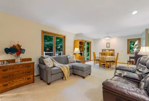 Living - 2989 140th St E, Dundas, MN 55019 photo 2 of 4