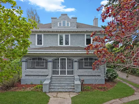 716 N Broadway, Crookston, MN 56716