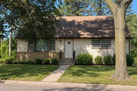 1521 Arkwright St N, Saint Paul, MN 55130