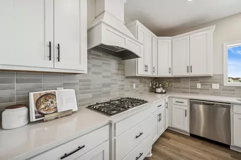Kitchen - 941 Kepler Ave NE, Hanover, MN 55341 photo 4 of 5