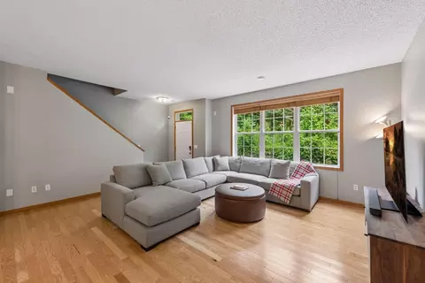 11025 Oak Grove Cir #C, Woodbury, MN 55129