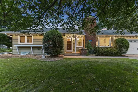 784 Creek Ave, Mendota Heights, MN 55120