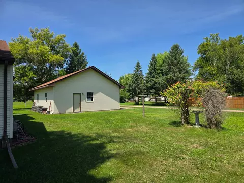 Exterior - 604 E Willow Ave, Olivia, MN 56277 photo 8 of 11