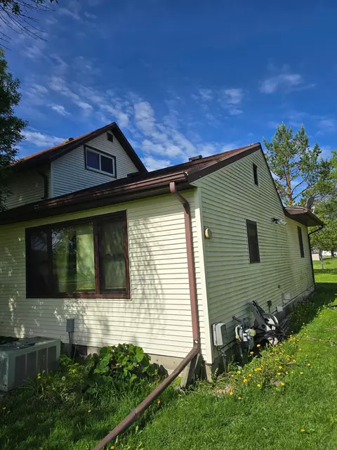Exterior - 604 E Willow Ave, Olivia, MN 56277 photo 3 of 11