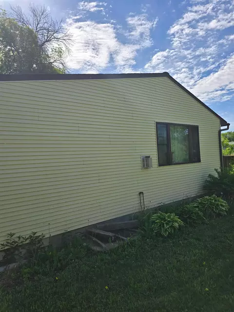Exterior - 604 E Willow Ave, Olivia, MN 56277 photo 5 of 11