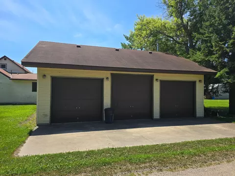 Other - 604 E Willow Ave, Olivia, MN 56277 photo 3 of 5