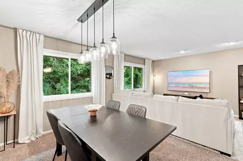 Dining - 1711 Hickory Hill Dr, Eagan, MN 55122 photo 2 of 3