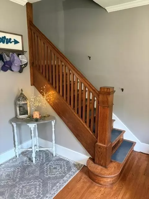 Entry Way - 1345 6th Ave N, Windom, MN 56101 photo 4 of 7