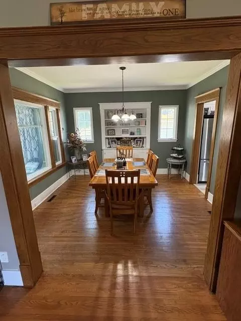 Dining - 1345 6th Ave N, Windom, MN 56101 photo 2 of 3