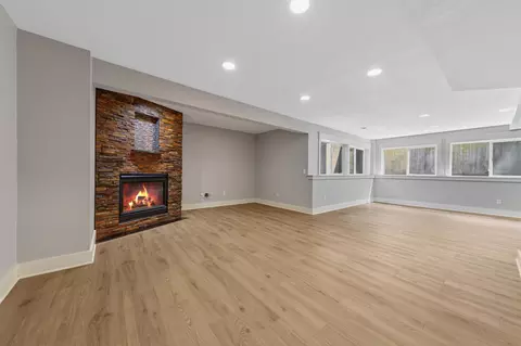 Living - 1517 Covington Ln, Eagan, MN 55122 photo 12 of 12