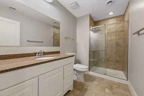 Bath - 1517 Covington Ln, Eagan, MN 55122 photo 7 of 7