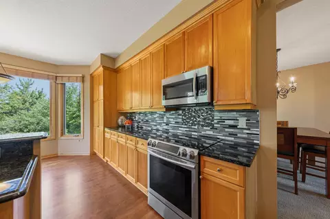 Kitchen - 1517 Covington Ln, Eagan, MN 55122 photo 3 of 4
