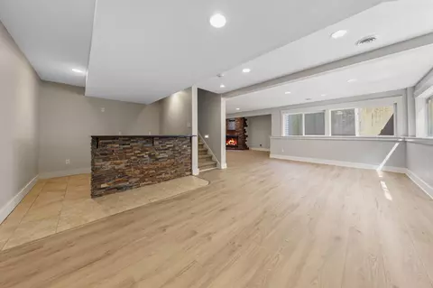 Living - 1517 Covington Ln, Eagan, MN 55122 photo 5 of 12