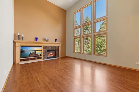 Living - 1517 Covington Ln, Eagan, MN 55122 photo 2 of 12