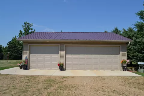 Exterior - 1544 Dickson Dr, Hendricks, MN 56136 photo 5 of 19