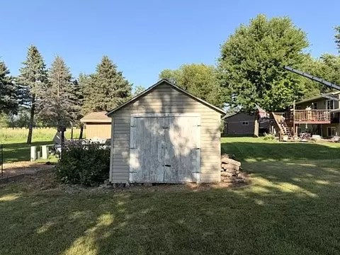Exterior - 1790 Maple Park Cir, Windom, MN 56101 photo 2 of 4