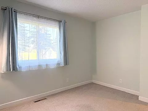 Bedroom - 1790 Maple Park Cir, Windom, MN 56101 photo 4 of 5
