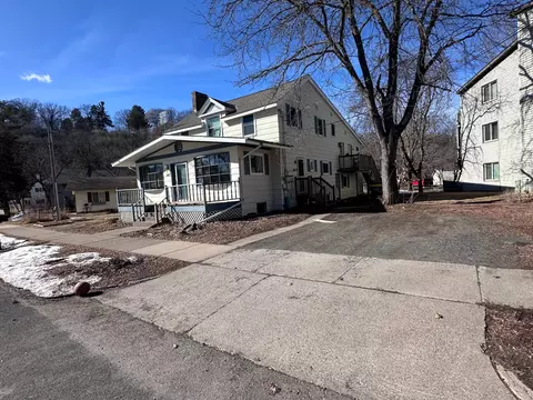 543 River St, Taylors Falls, MN 55084