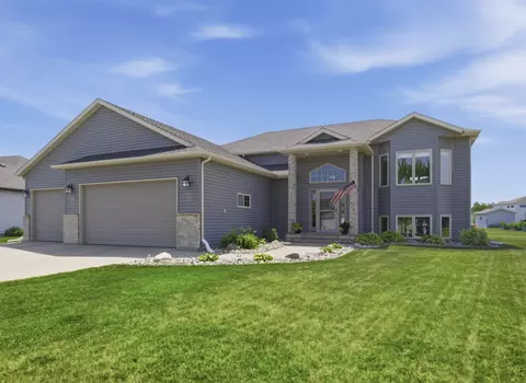 729 36th Ave W, West Fargo, ND 58078