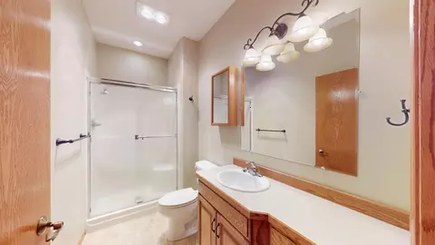 Bath - 1802 Crystal Dr, Albert Lea, MN 56007 photo 1 of 2