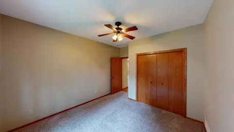 Bedroom - 1802 Crystal Dr, Albert Lea, MN 56007 photo 2 of 4