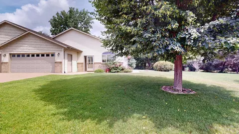 Exterior - 1802 Crystal Dr, Albert Lea, MN 56007 photo 2 of 6