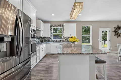 Kitchen - 524 Aidan Cv, Eagan, MN 55123 photo 4 of 6
