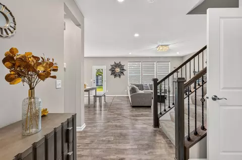 Entry Way - 524 Aidan Cv, Eagan, MN 55123 photo 2 of 3