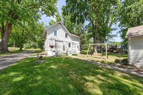 Exterior - 545 Willow St, Faribault, MN 55021 photo 5 of 9