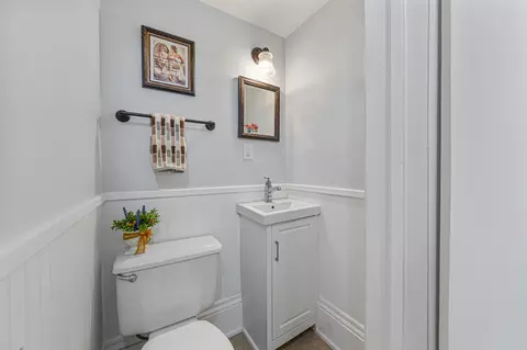 Bath - 545 Willow St, Faribault, MN 55021 photo 1 of 3