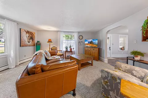 Living - 545 Willow St, Faribault, MN 55021 photo 2 of 3