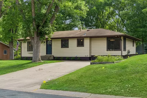 6631 Oakwood St, Rockford, MN 55373