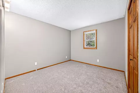 Bedroom - 233 Sitka St, Duluth, MN 55811 photo 4 of 4