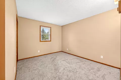 Bedroom - 233 Sitka St, Duluth, MN 55811 photo 3 of 4