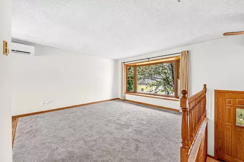 Living - 233 Sitka St, Duluth, MN 55811 photo 1 of 5