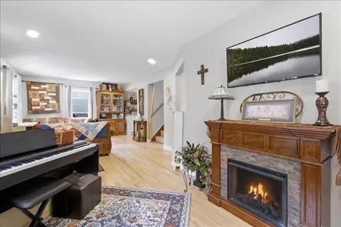 Living - 1023 3rd Ave NE, Brainerd, MN 56401 photo 3 of 3
