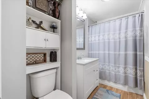 Bath - 1023 3rd Ave NE, Brainerd, MN 56401 photo 1 of 1
