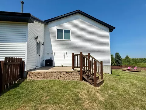 Exterior - 206 Spring Wheat Dr, Dundas, MN 55019 photo 6 of 26