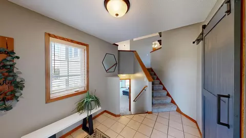 Entry Way - 206 Spring Wheat Dr, Dundas, MN 55019 photo 2 of 2