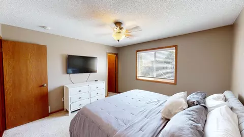 Bedroom - 206 Spring Wheat Dr, Dundas, MN 55019 photo 2 of 5