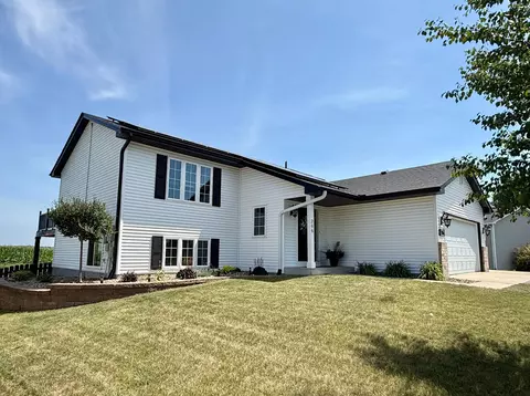 Exterior - 206 Spring Wheat Dr, Dundas, MN 55019 photo 4 of 26