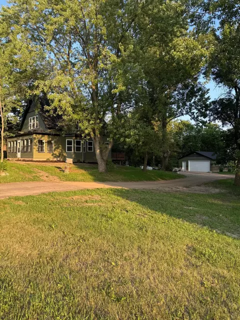 14621 310th St, Center City, MN 55012