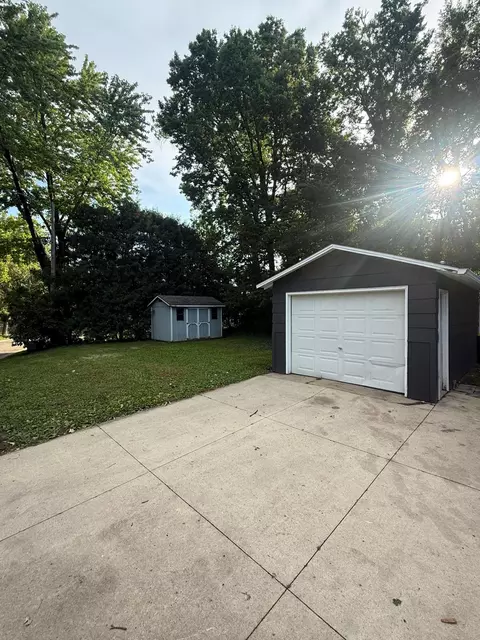 Exterior - 722 11th St NW, Willmar, MN 56201 photo 5 of 6