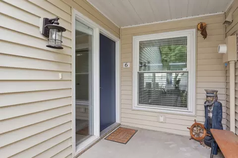 Exterior - 6 1st St, Excelsior, MN 55331 photo 5 of 9