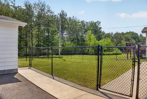 Exterior - 312 W Rainbow St, Duluth, MN 55811 photo 3 of 8