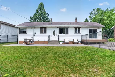 Exterior - 312 W Rainbow St, Duluth, MN 55811 photo 7 of 8