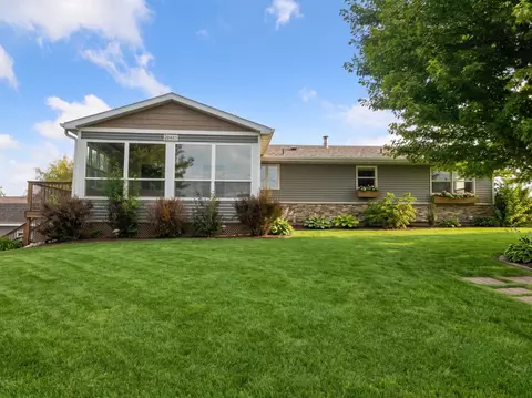 20483 Hamburg Ave, Lakeville, MN 55044